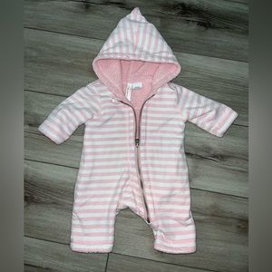 Super cute 0-3 months Hanna Andersson one piece outfit with hood!
